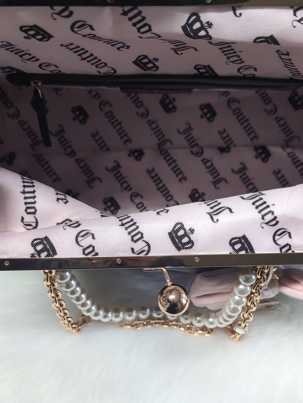 Viral 🎥 Juicy Couture Chic Y2K Large Kiss Lock Frame Clutch, Licorice + Pink 🩷 - Picture 11 of 16